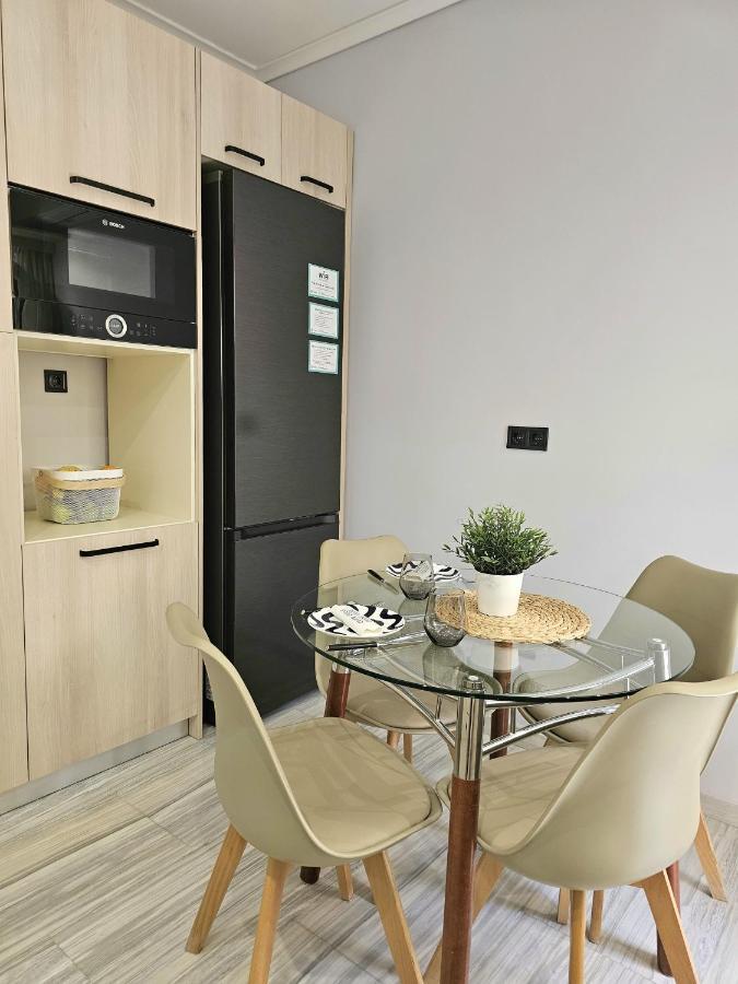 Newly Renovated Garden view apartment!! Athene Buitenkant foto